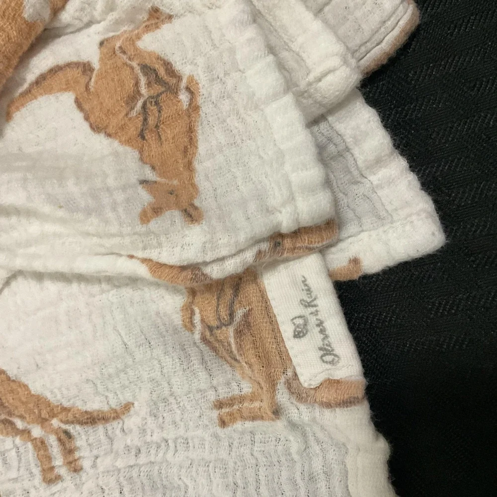 Mixed Brands Cotton Muslin Infant Swaddling Blankets Lot of 4 Kangaroo Hearts